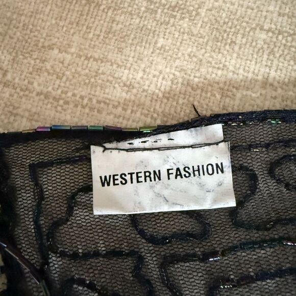 Western Fashion Fringed Iridescent Beaded Scarf. - Picture 4 of 5